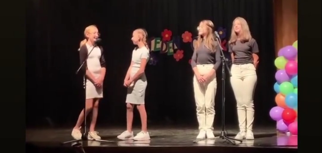 Ob Tednu otroka recitatorke na odru KD Črnomelj